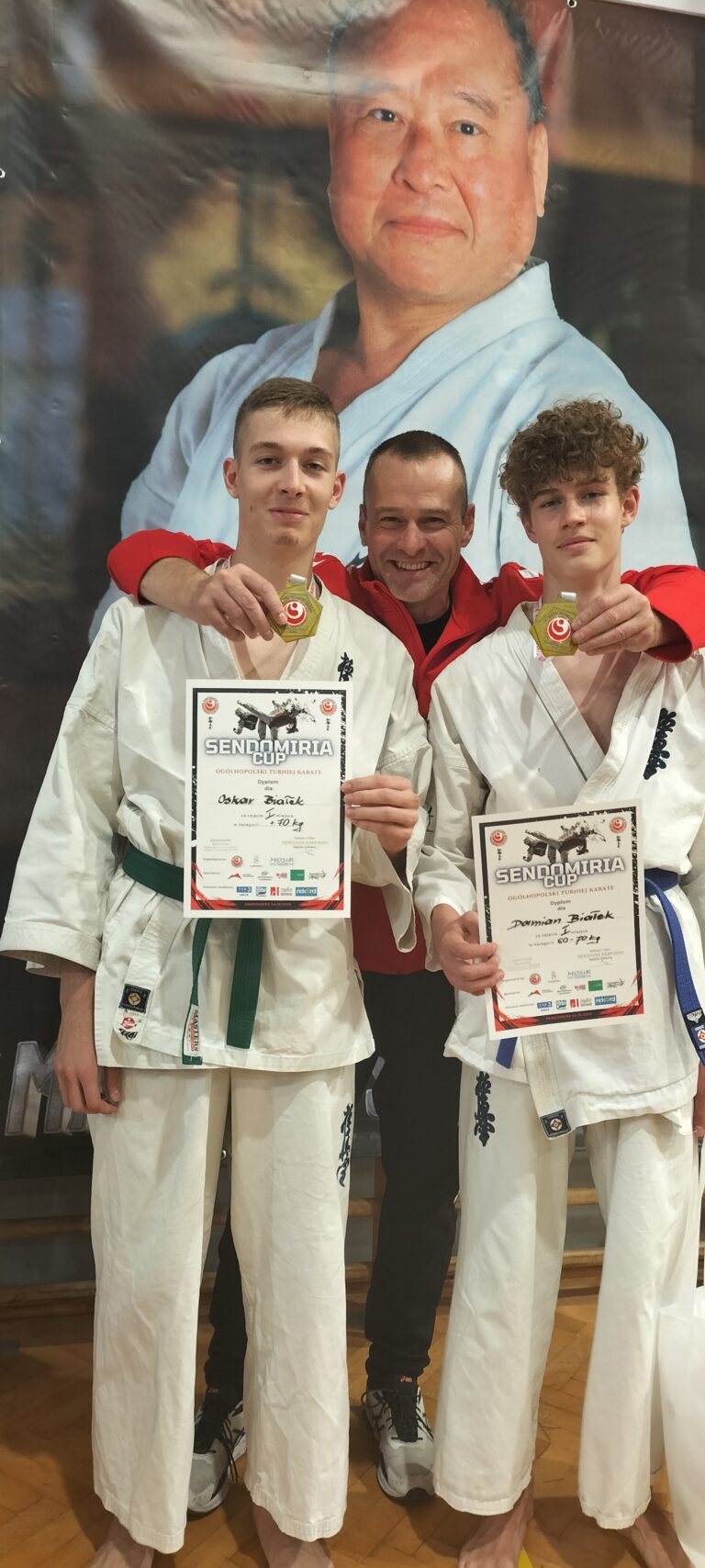 Bracia Oskar i Damian Białek zdobyli złote medale w Ogólnopolskim Turnieju Karate SENDOMORIA CUP