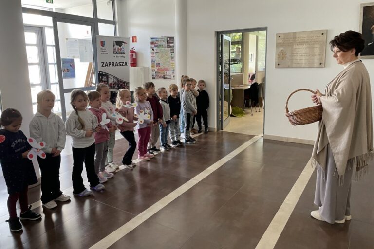 Wizyta przedszkolaków z Woli Morawickiej w Samorządowym Centrum Kultury i Bibliotece w Morawicy
