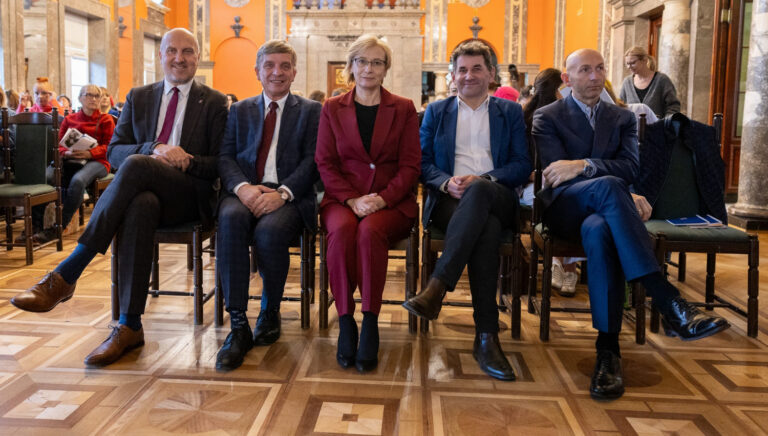 Światowy Dzień Zdrowia Psychicznego. Zaangażowanie Samorządu w poprawę opieki psychologicznej i psychiatrycznej dla dzieci i młodzieży