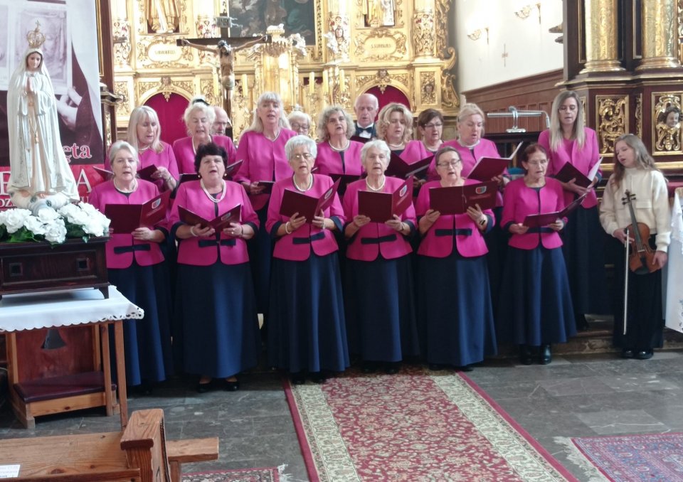 Chór Towarzystwa Przyjaciół Ziemi Morawickiej w Piotrkowicach