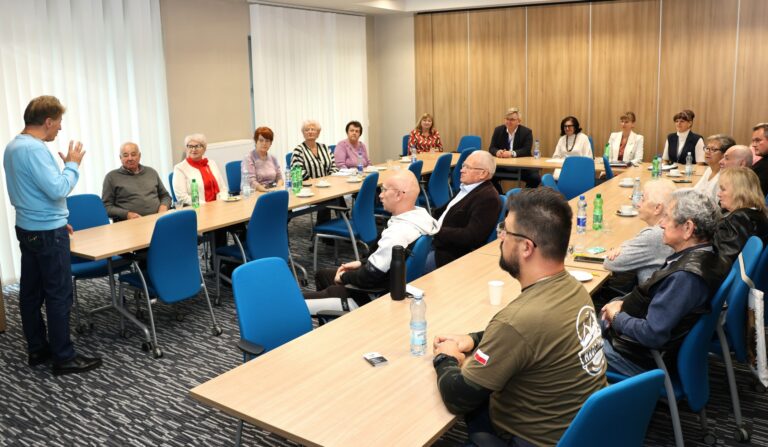 Szkolenie z obrony cywilnej i survivalu dla seniorów