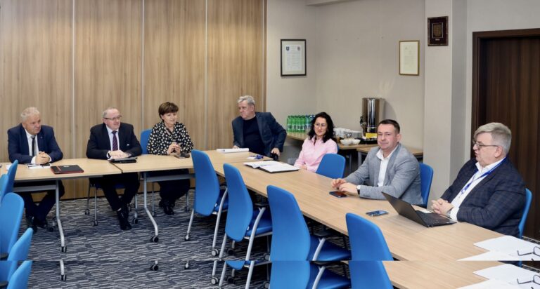 Komisja Dróg Komunikacji i Budownictwa obradowała przed sesją