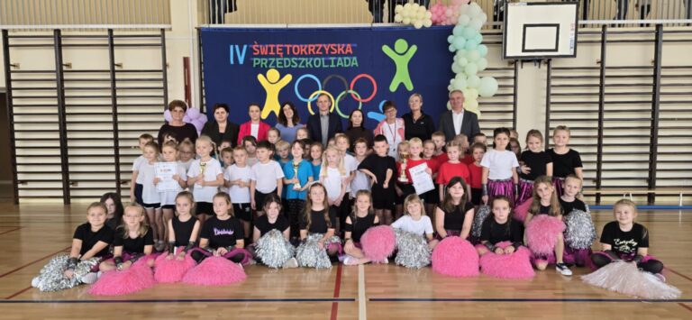 Mali sportowcy z gminy Mniów pokazali ducha rywalizacji. IV Świętokrzyska Mini Olimpiada Przedszkolaka w Mniowie za nami