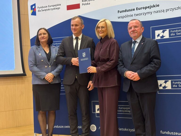 Kolejna ważna inwestycja w Mniowie. Termomodernizacja budynku Centrum Usług Społecznych i Klubu Seniora z dofinansowaniem 455 tys. zł