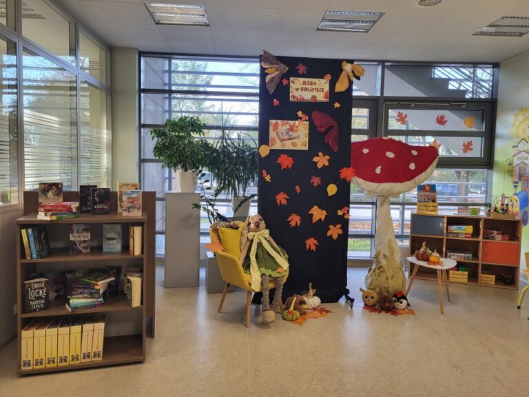 Jesień z książką w Bibliotece Publicznej w Morawicy
