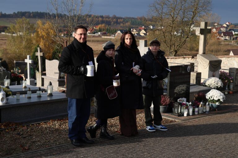 Kwesty w Bilczy, Brzezinach i Lisowie z okazji Dnia Wszystkich Świętych