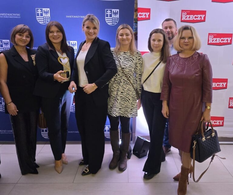 Szkoła Podstawowa w Bilczy i Rodzinna Kapela Korbanów z Dębskiej Woli laureatami gali ˝Kochać i chronić˝ 2025