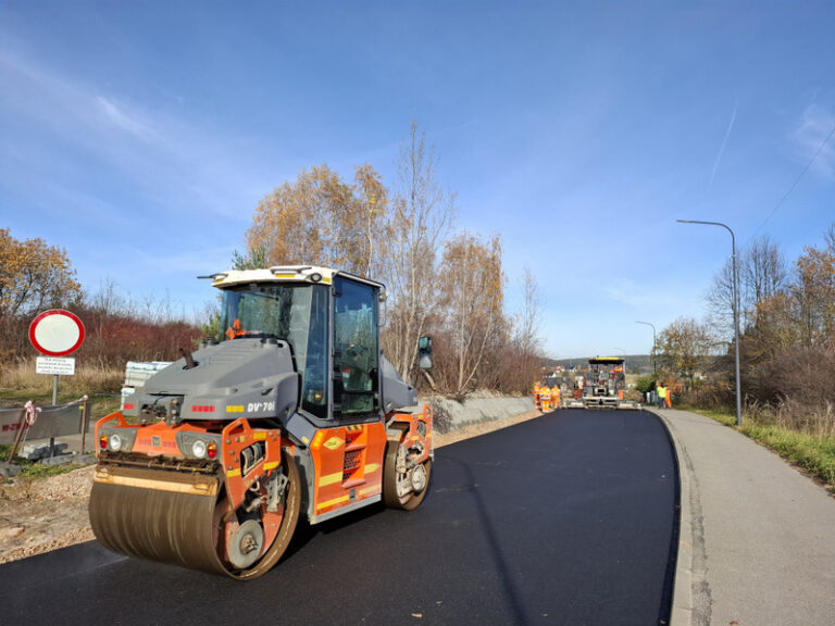 Postęp prac przy przebudowie ul. Zelejowej na odcinku od skrzyżowania z DW 762 do skrzyżowania z ul. Andersa