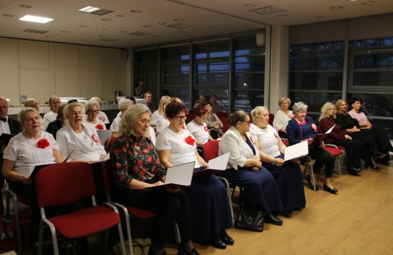 ˝Jesienna zaduma˝ – spotkanie literackie poetów ˝Bocianiego Gniazda˝