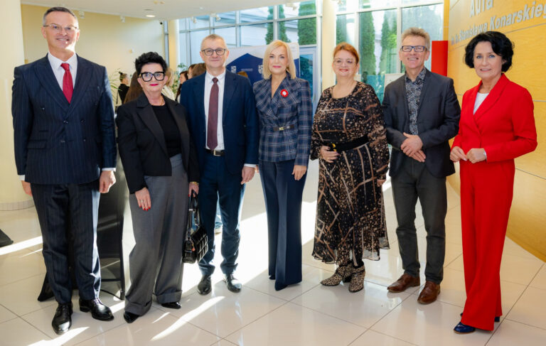 Konferencja „Dziecko-Rodzina. Nowe wyzwania i oczekiwania”. O wzmacnianiu więzi w opiece zastępczej i adopcyjnej