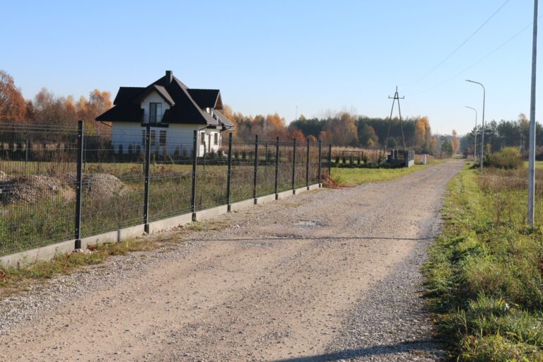 Przekazano place budowy dróg w Bilczy, Drochowie Dolnym i Morawicy