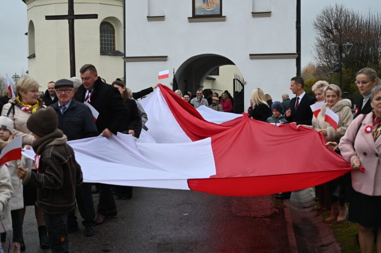 W gminie Strawczyn uczczono 107. rocznicę odzyskania przez Polskę Niepodległości