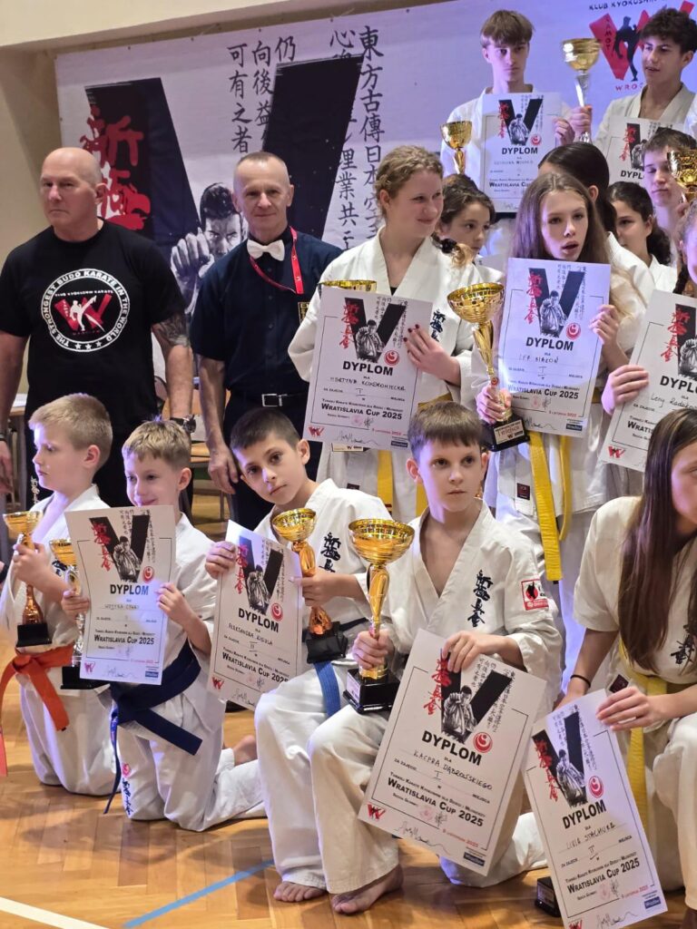 Klub Karate Morawica i Piekoszów z 10 medalami na ogólnopolskim turnieju WRATISLAVIA CUP 2025