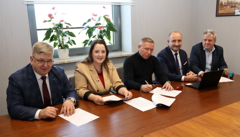 Rusza remont drogi powiatowej Strojnów-Krauzów w gminie Pierzchnica