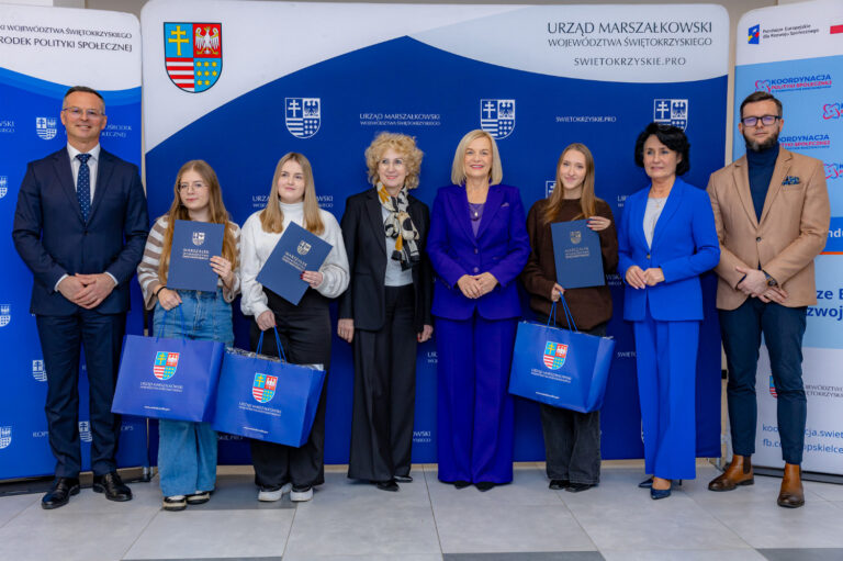 Studenci Uniwersytetu Jana Kochanowskiego sprawdzili swoją znajomość zasad ekonomii społecznej