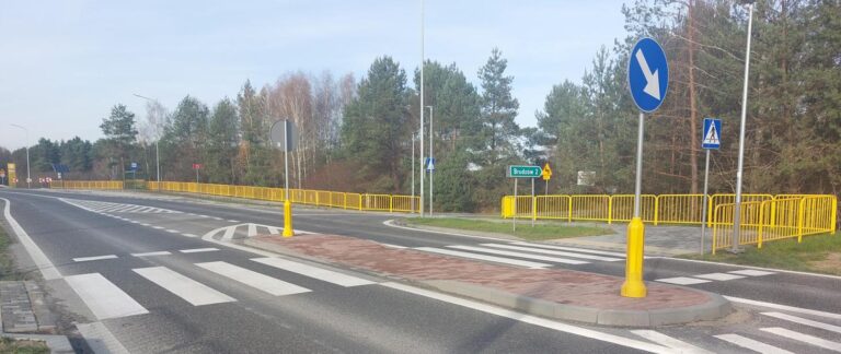 GDDKiA zakończyła budowę zatok autobusowych przy drodze krajowej nr 73 w Lisowie