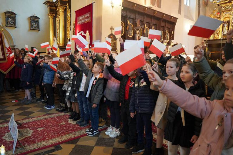 Chęciny świętują Niepodległość – wspólne obchody 11 listopada