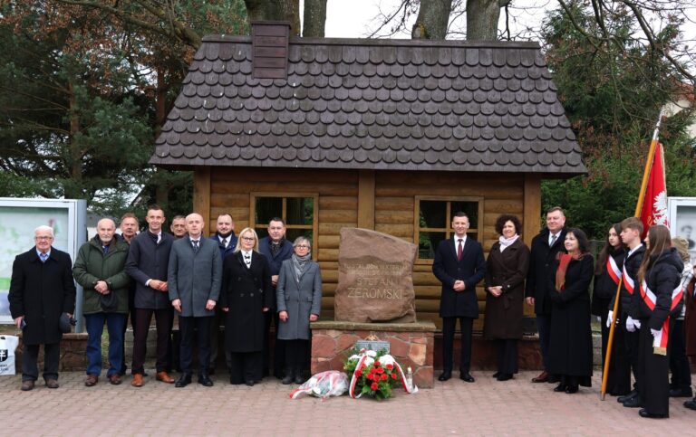 W Strawczynie upamiętniono Stefana Żeromskiego