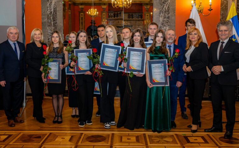 Talenty Świętokrzyskie 2025! Po raz 26. nagradzamy stypendiami najzdolniejszych uczniów i studentów