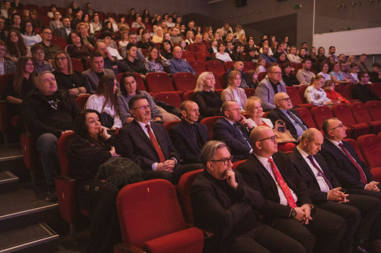 39 najwybitniejszych uczniów odebrało stypendia burmistrza Jędrzejowa