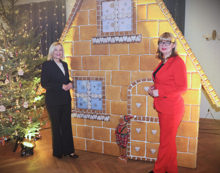 Zapraszamy na II Świętokrzyski Jarmark Bożonarodzeniowy z największą chatą z piernika w Polsce!