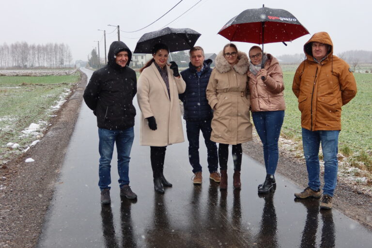 Nowa asfaltowa droga w Brynicy już otwarta. Mieszkańcy zyskali wygodny i bezpieczny dojazd