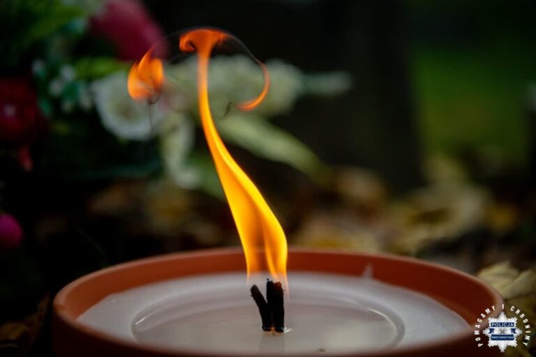 Upamiętnili rocznicę śmierci śp. insp. Ryszarda Komańskiego i 87 rocznicę śmierci post. Dionizego Rouby