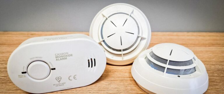 Strażacy apelują o używanie czujek tlenku węgla i dymu