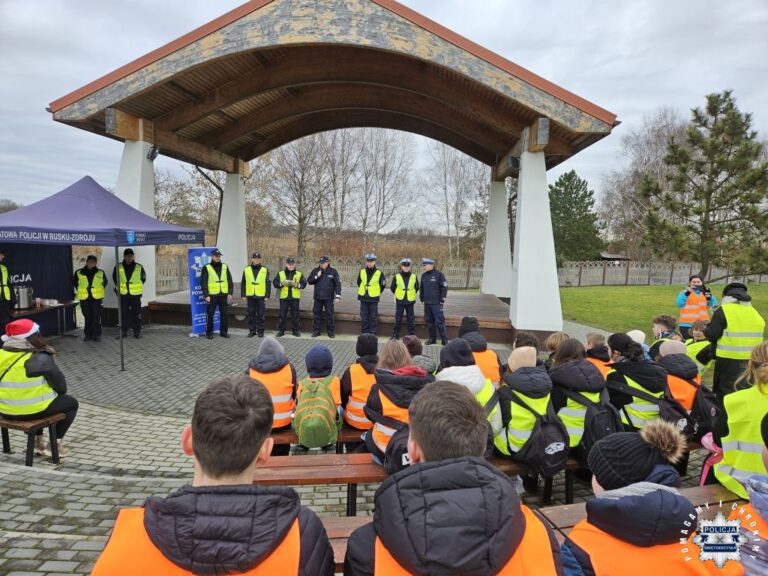 „Odblaskowy Rajd Mikołajkowy” – promocja bezpieczeństwa pieszych
