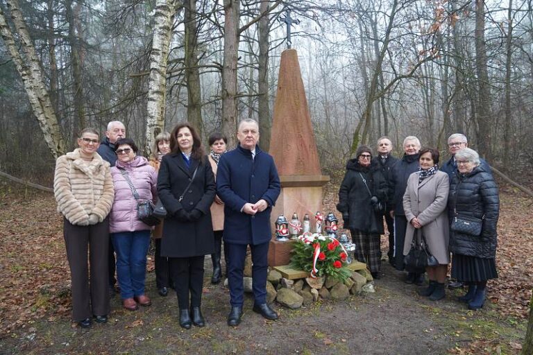 Minęło 195 lat od wybuchu Powstania Listopadowego. Chęciny oddały cześć poległym bohaterom