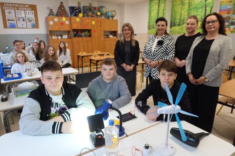 Nowoczesne pracownie w Szkole Podstawowej w Łosieniu gotowe. Dwie nowe sale już służą uczniom [WIDEO]