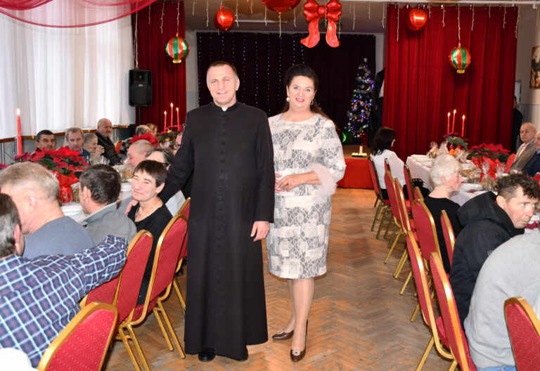 Wigilijne spotkanie w Piekoszowie. Świąteczny czas życzliwości i dobrych słów