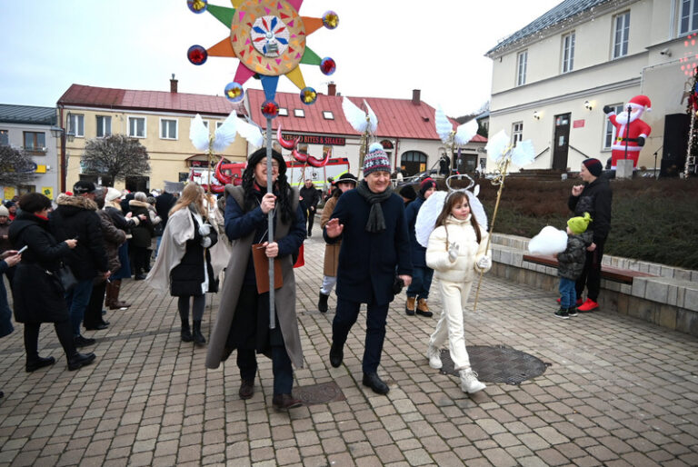 Świąteczna atmosfera na chęcińskiej starówce – Kiermasz Bożonarodzeniowy 2025