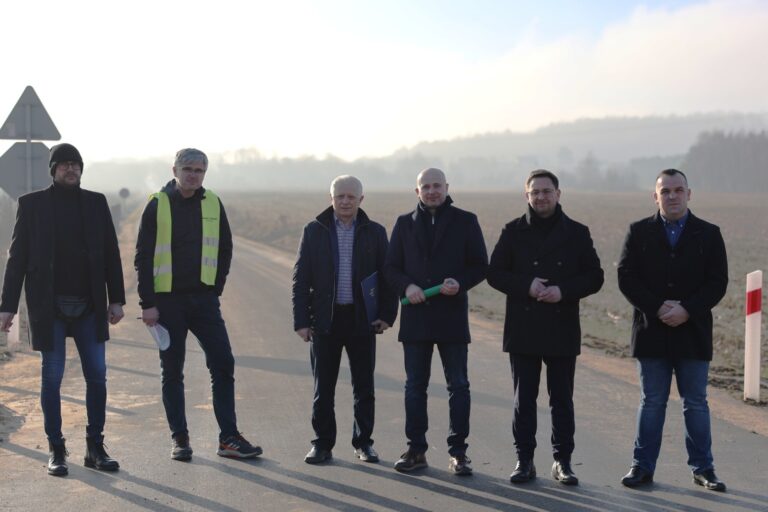 Przebudowano fragment ulicy Szelestów w&nbsp;Dębskiej Woli – powstała nowa nawierzchnia i&nbsp;pobocze