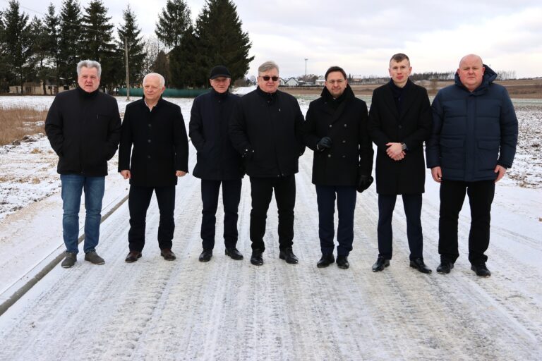 Przebudowano drogę powiatową w Obicach