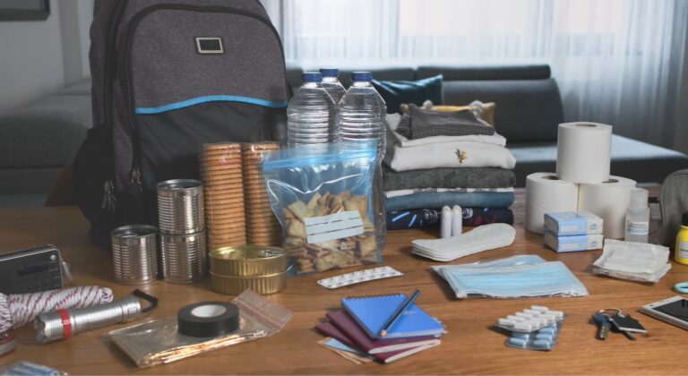 Jak reagować w sytuacji zagrożenia? Odpowiedź w filmie