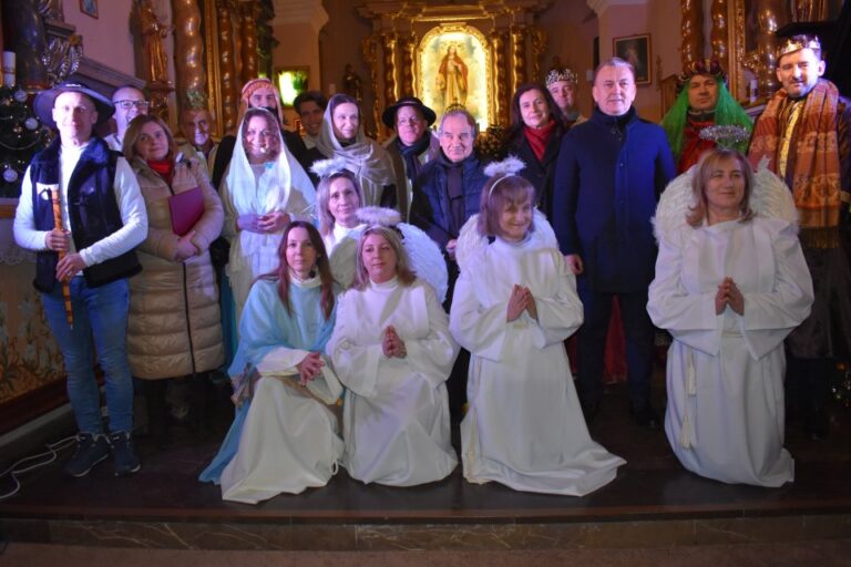 Żywa tradycja – jasełka dorosłych w klasztorze sióstr Bernardynek w Chęcinach