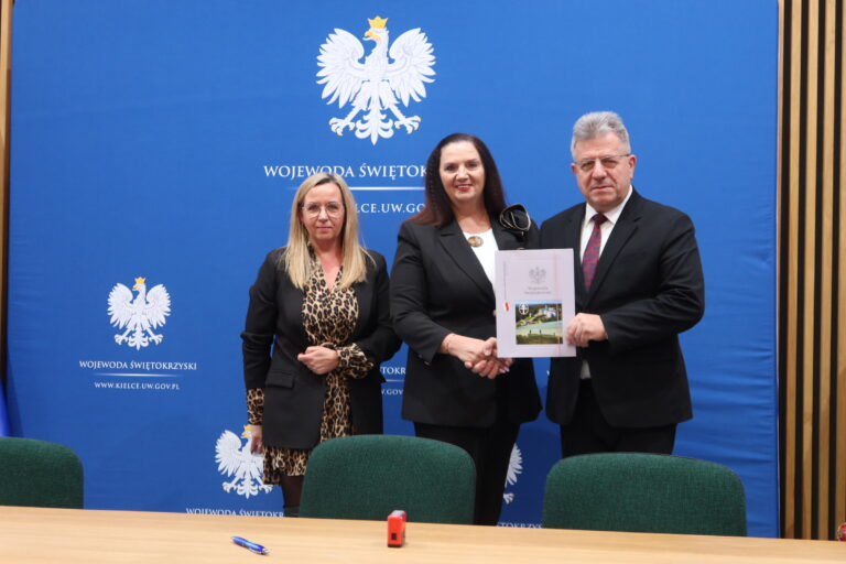 Rekordowe dofinansowanie dla gminy Piekoszów. Ponad 1 mln złotych na asystenta osobistego dla mieszkańców [WIDEO]