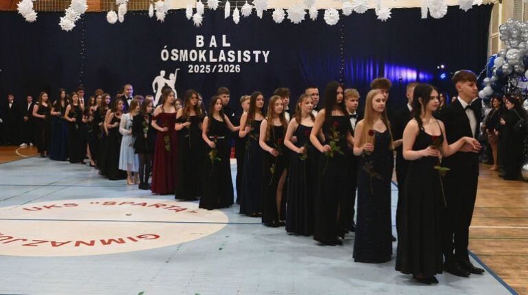Bal ósmoklasisty w Daleszycach – wyjątkowy wieczór pełen wzruszeń i radości
