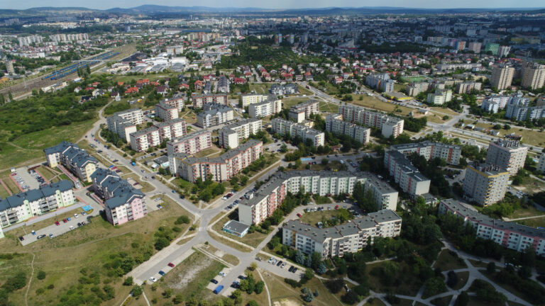 Świętokrzyskie przyspiesza – region rośnie szybciej niż średnia krajowa