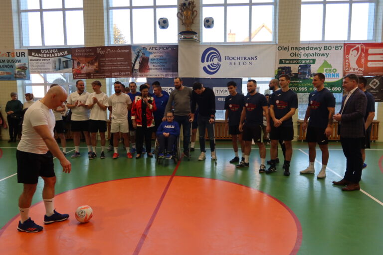 Charytatywny turniej w Rykoszynie pokazał jak wielkie serca mają mieszkańcy! [WIDEO]