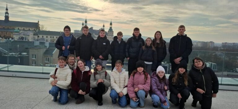 ˝Kultura a&nbsp;nie klawiatura˝ – artystyczna przygoda uczniów z&nbsp;Lisowa