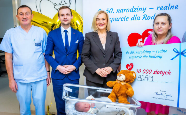 Kolejne 10 000 zł dla świętokrzyskiej rodziny! Mały Adaś setnym dzieckiem urodzonym w Wojewódzkim Szpitalu Zespolonym w Kielcach w tym roku