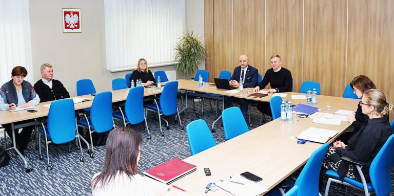 Obradowała komisja edukacji