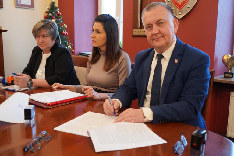 Gościniec i&nbsp;Polichno bliżej kanalizacji. Podpisano umowę na projekt około 10 kilometrów sieci!