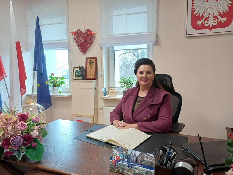„To był rok decyzji, które widać w terenie” – rozmowa z burmistrz Miasta i Gminy Piekoszów Teresą Jakubowską o podsumowaniu 2025 roku [WIDEO]