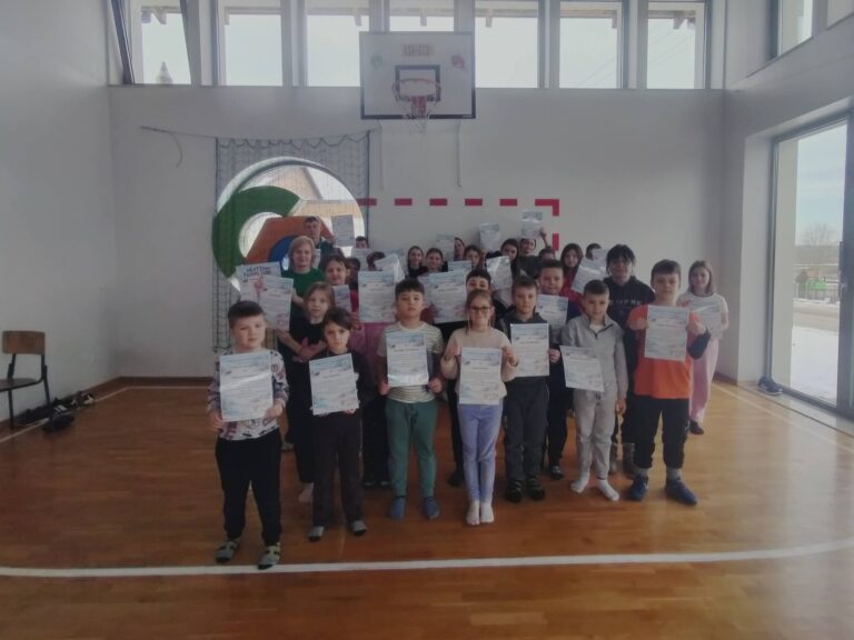 Uczniowie Publicznej Szkoły Podstawowej w&nbsp;Lisowie na ˝Odlotowych feriach bez sieci˝