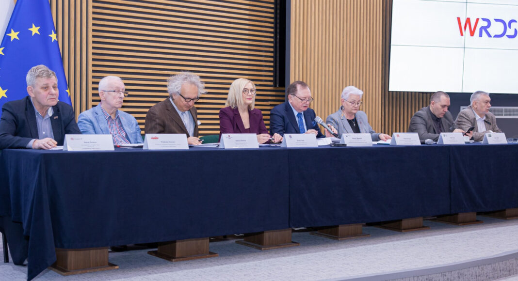 Posiedzenie Wojewódzkiej Rady Dialogu Społecznego dotyczące S46 i 'Siarkopolu'.