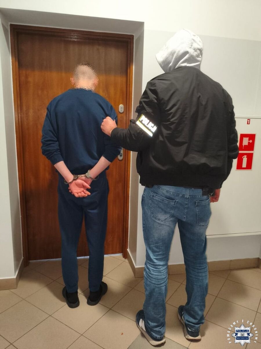 Ogień strawił budynek i baloty siana – zatrzymany 20-latek został tymczasowo aresztowany