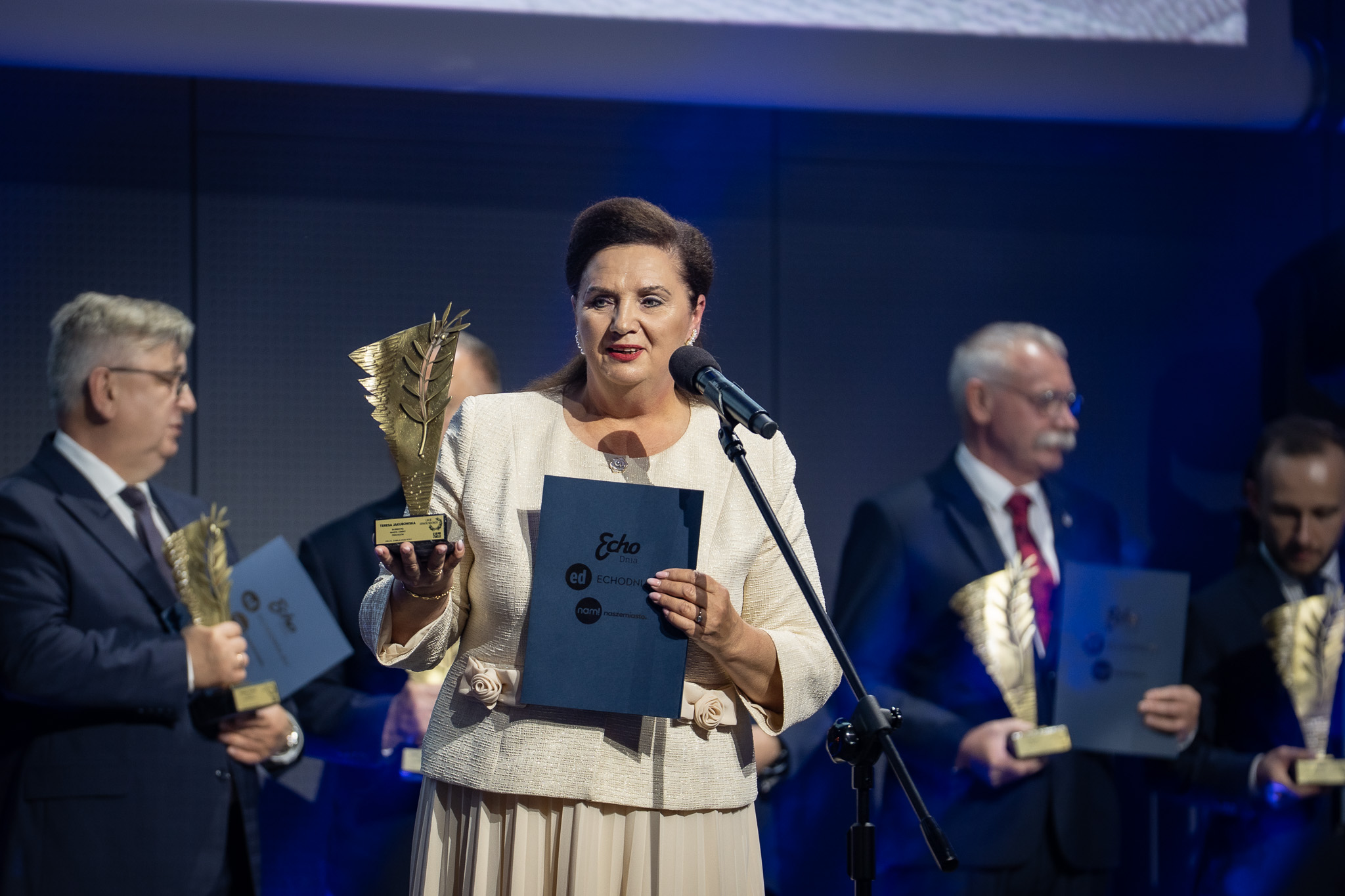 Laur Samorządu Regionu Świętokrzyskiego ponownie dla Piekoszowa. Burmistrz Teresa Jakubowska doceniona za rozwój gminy i działania dla mieszkańców [WIDEO]